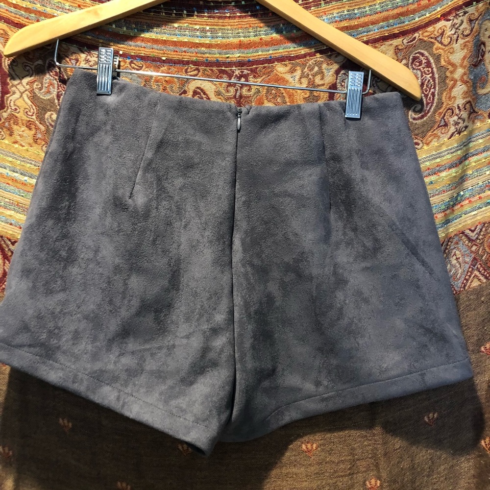 Skort - Picture 3 of 4